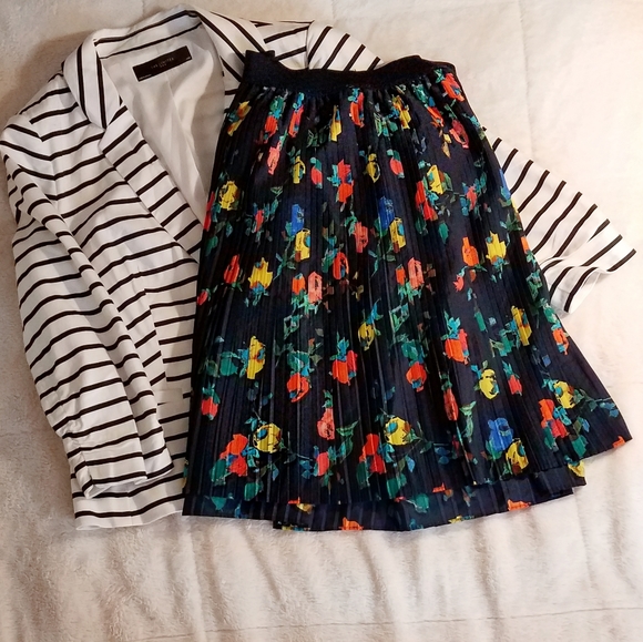 Merona Dresses & Skirts - Navy Floral Print Skirt